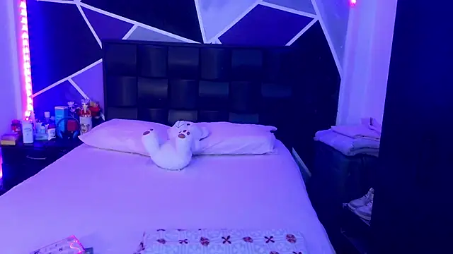 jazminslut online show from March 2026 02:48:01 AM