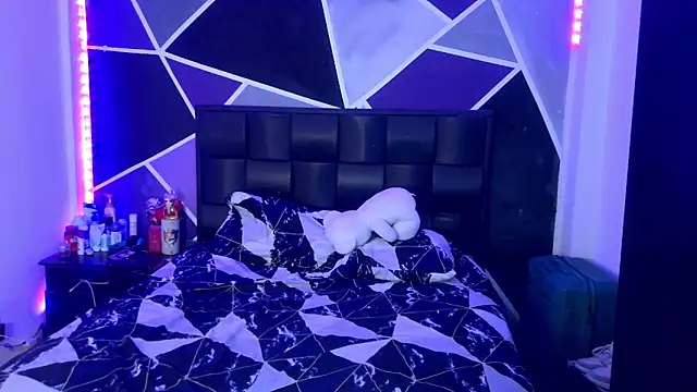 jazminslut online show from February 2026 02:12:01 AM