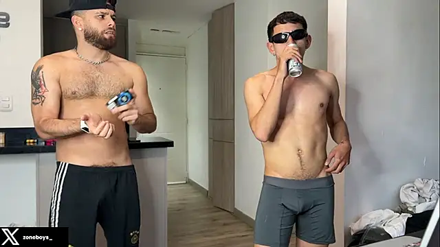 Snapshot of zoneboys chatting on September 2025 10:54:01 PM zoneboys online show from September 2025 10:54:01 PM