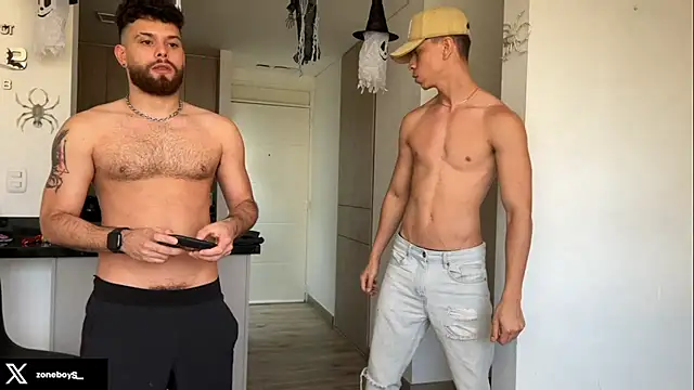 Snapshot of zoneboys chatting on October 2025 10:22:02 PM zoneboys online show from October 2025 10:22:02 PM