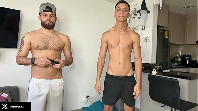 Snapshot of zoneboys chatting on October 2025 09:59:01 PM zoneboys online show from October 2025 09:59:01 PM