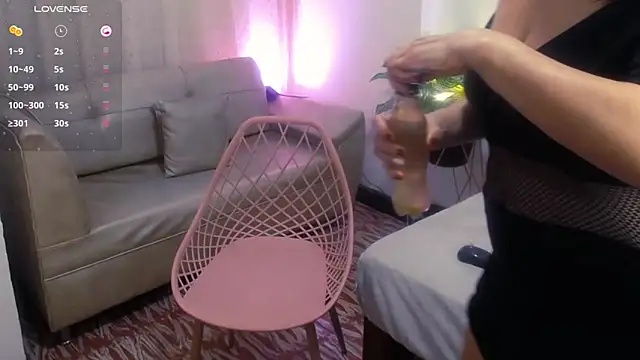 Yeseniaa25  online show from April 2026 03:15:02 PM