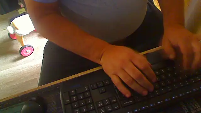 latexsub75 online show from February 2026 10:07:01 PM