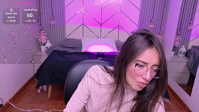 alesiamoore online show from May 2026 02:37:02 PM