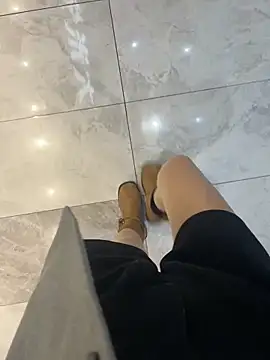 xiaoyuan01 online show from November 2025 03:33:02 AM