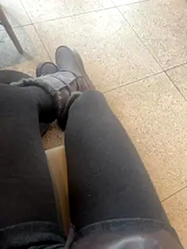 xiaoyuan01 online show from December 2025 03:44:02 AM