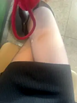 xiaoyuan01 online show from December 2025 02:06:01 AM