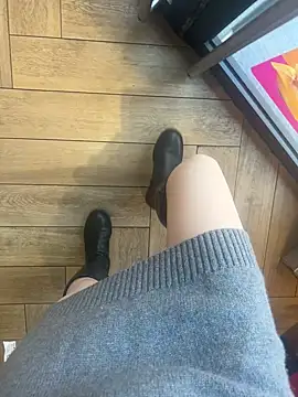 xiaoyuan01 online show from December 2025 02:49:02 AM