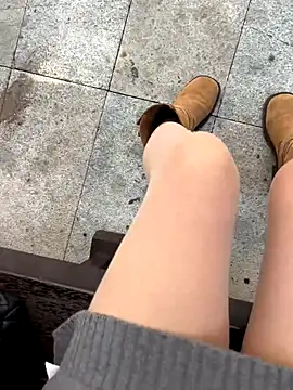 xiaoyuan01 online show from October 2025 04:57:02 AM