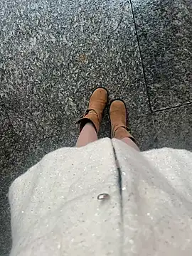 xiaoyuan01 online show from November 2025 01:31:02 AM