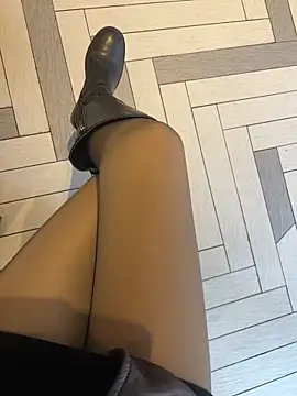 xiaoyuan01 online show from February 2026 02:00:01 AM