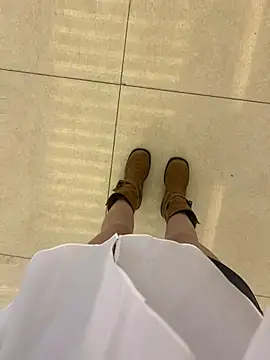 xiaoyuan01 online show from October 2025 07:07:02 AM