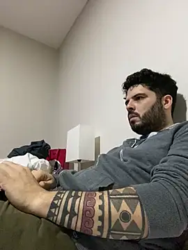 Snapshot of uto857 chatting on November 2025 12:25:01 AM uto857 online show from November 2025 12:25:01 AM