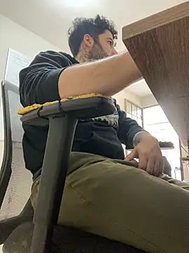 Snapshot of uto857 chatting on November 2025 03:56:02 PM uto857 online show from November 2025 03:56:02 PM