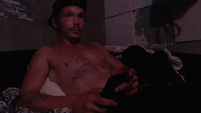 Snapshot of mastertrap chatting on October 2025 09:58:02 AM mastertrap online show from October 2025 09:58:02 AM