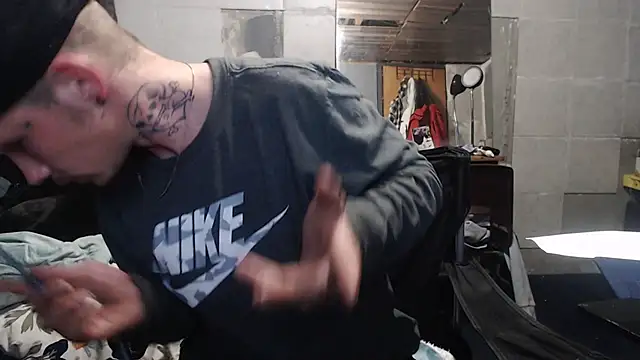 Snapshot of mastertrap chatting on November 2025 06:39:01 AM mastertrap online show from November 2025 06:39:01 AM