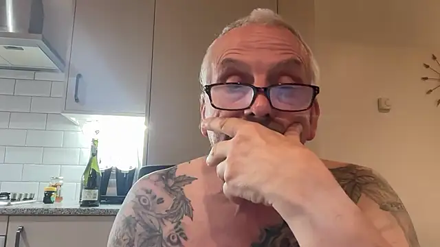 poggles online show from September 2025 09:09:01 PM