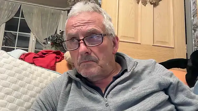 poggles online show from October 2025 07:04:02 PM