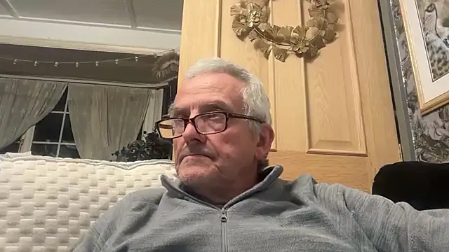 poggles online show from October 2025 10:33:02 PM