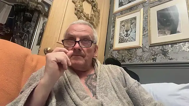 poggles online show from April 2026 07:50:01 PM