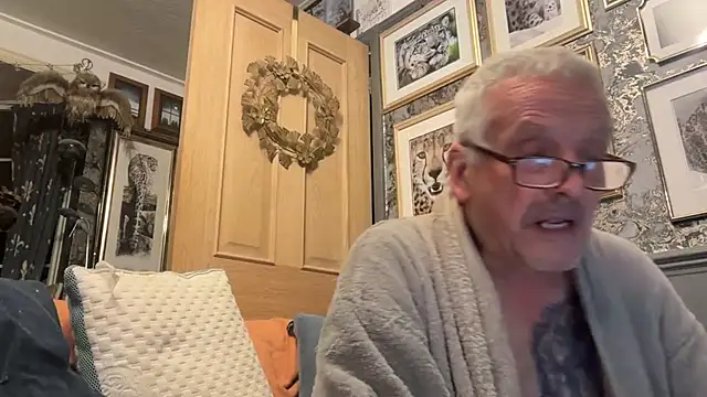 poggles online show from October 2025 08:33:02 PM