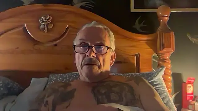 poggles online show from October 2025 07:00:02 PM