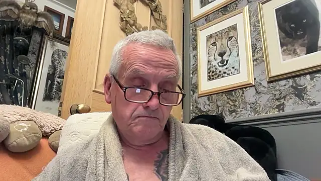 poggles online show from February 2026 08:30:01 PM