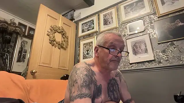 poggles online show from April 2026 08:37:02 PM