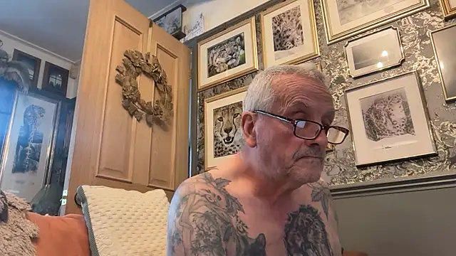 poggles online show from February 2026 04:05:02 PM