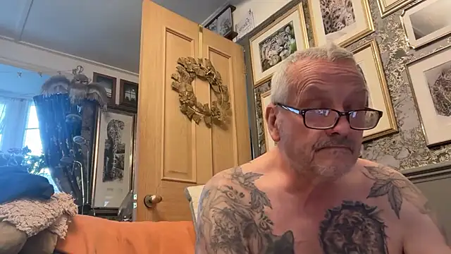 poggles online show from February 2026 03:45:01 PM