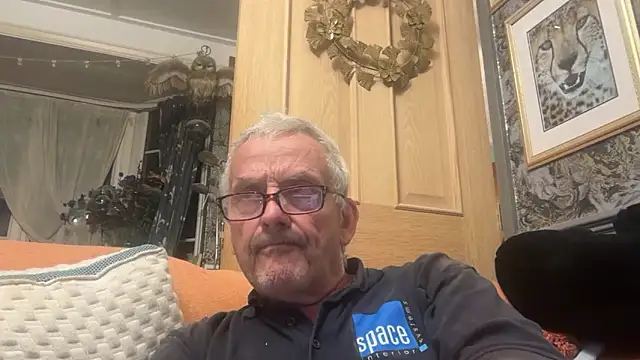 poggles online show from October 2025 09:36:01 PM