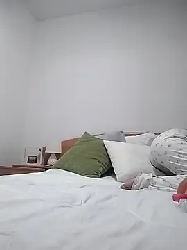 agustinalatina online show from February 2026 08:32:02 PM