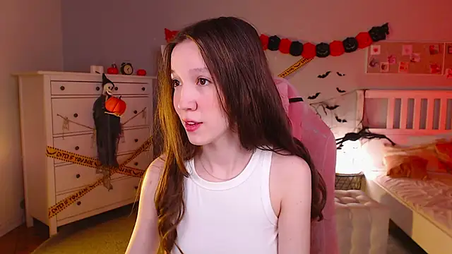 Shriya Sarann online show from October 2025 02:05:01 PM