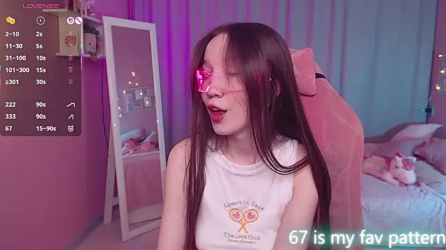 Shriya Sarann online show from March 2026 02:11:03 PM