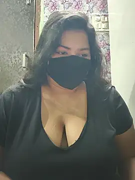 Liyaa 24 online show from May 2026 05:11:01 PM