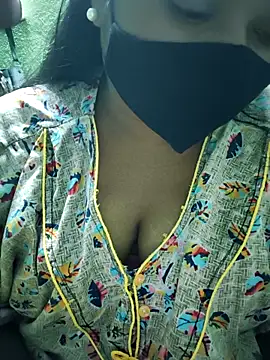 Snapshot of Liyaa_24 chatting on February 2026 04:40:01 PM Liyaa 24 online show from February 2026 04:40:01 PM