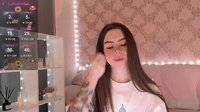 HolyMiax online show from November 2025 03:32:01 AM