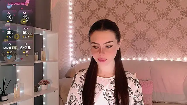 HolyMiax online show from December 2025 03:05:01 AM