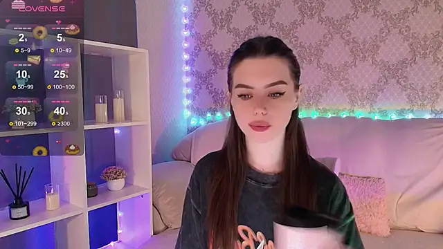 HolyMiax online show from May 2026 03:43:01 AM
