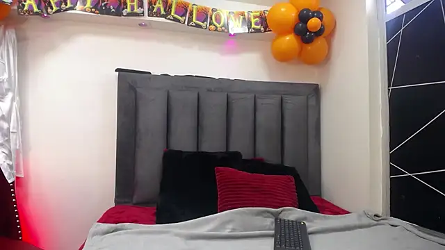 EmmaJhomson online show from October 2025 08:10:01 PM