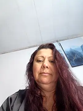 Snapshot of EmmaJhomson chatting on June 2026 01:21:01 PM EmmaJhomson online show from June 2026 01:21:01 PM