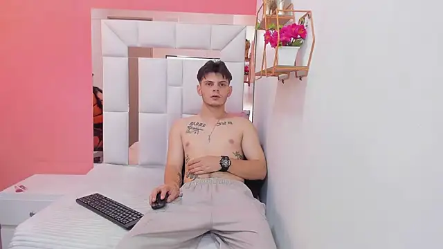 Snapshot of erickandnatasha_69 chatting on February 2026 11:43:02 AM erickandnatasha 69 online show from February 2026 11:43:02 AM