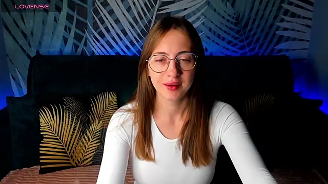 Snapshot of ChristyCrayme chatting on September 2025 10:09:02 PM ChristyCrayme online show from September 2025 10:09:02 PM