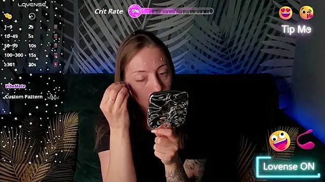 ChristyCrayme online show from May 2026 10:08:02 PM