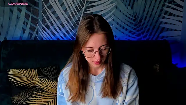 Snapshot of ChristyCrayme chatting on October 2025 10:11:01 PM ChristyCrayme online show from October 2025 10:11:01 PM