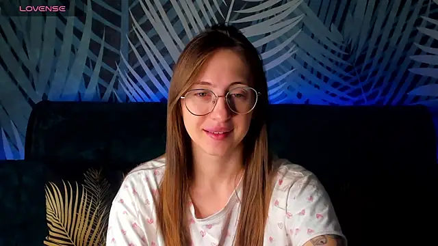 Snapshot of ChristyCrayme chatting on October 2025 11:39:02 PM ChristyCrayme online show from October 2025 11:39:02 PM