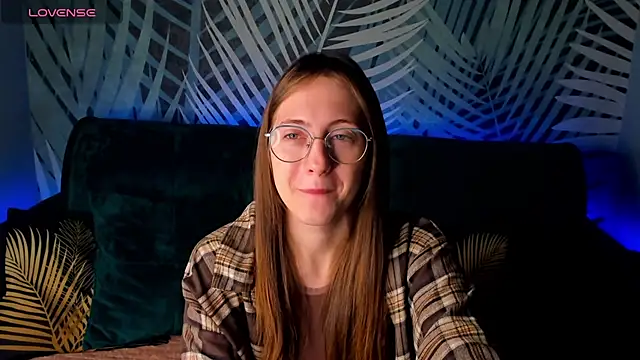 Snapshot of ChristyCrayme chatting on November 2025 10:25:02 PM ChristyCrayme online show from November 2025 10:25:02 PM