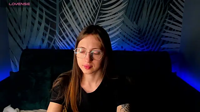 Snapshot of ChristyCrayme chatting on November 2025 10:10:02 PM ChristyCrayme online show from November 2025 10:10:02 PM