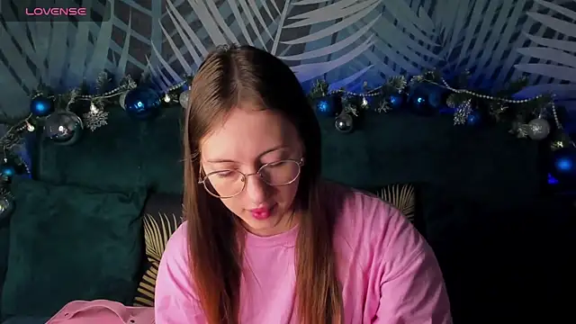 ChristyCrayme online show from December 2025 10:12:02 PM