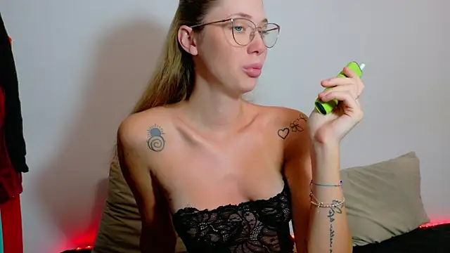 Snapshot of Ivanna__Rose chatting on July 2026 03:30:02 AM Ivanna Rose online show from July 2026 03:30:02 AM